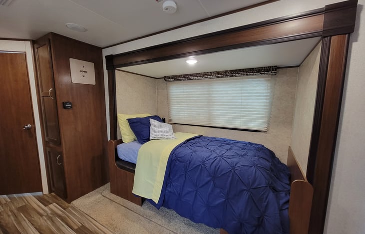 Twin air mattress on table