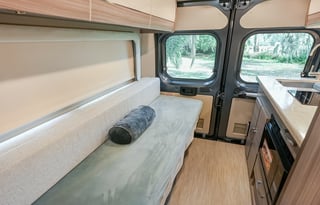 180 WEEKEDAYS ! Sleeps 4/SEATS 4 pop up tent