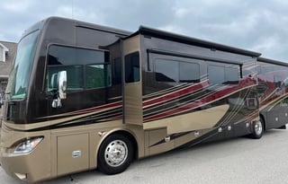 2014 Tiffin Phaeton 40QKH Bunkhouse