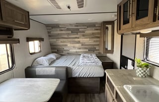 2021 CrossRoads RV Zinger Lite ZR18BH