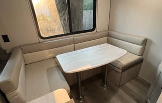 coachmen catalina summit  couple camper