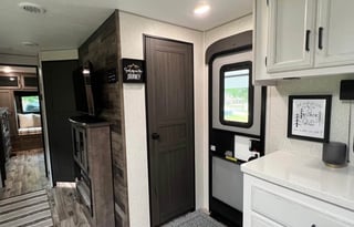 Sweet Retreat - Delivered luxury camper!