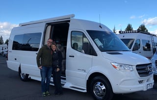 Luxury Sprinter w/ Full Bathroom Mercedes Coachmen