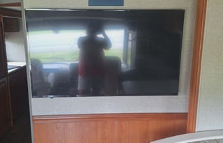 2019 Winnebago Adventurer 27N