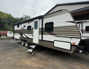 Palomino Puma XLE Lite 24FBSC