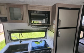 Brand new Coleman Light 1905BH