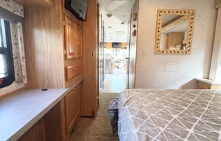 2001 Fleetwood Bounder 36U
