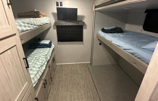 Pocono Camping: Big Family, Zero Hassle!!