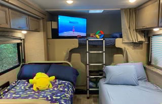 Go Yonder! 2022 Thor Motor Coach Magnitude GA 31