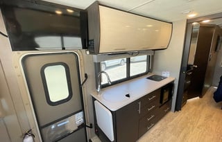 2018 Thor Vegas Fun Family Ride; ALL INCLUSIVE