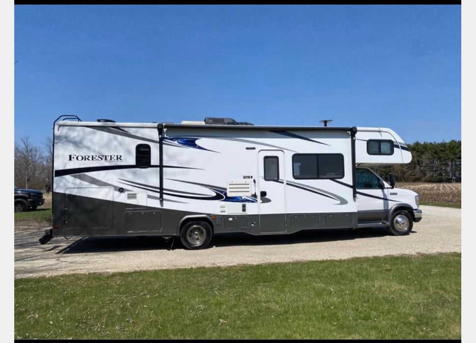 Class C Motor Home rentals in Buffalo