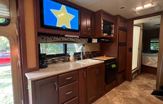 Easy to Drive! No cleaning fees! Pet Friendly!