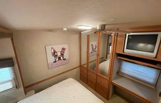 A Beautiful Cozy Motorhome for the Family