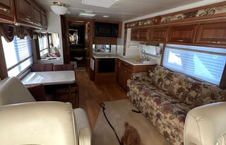 2002 Monaco Knight 36 PBD