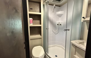 (Unit 30) Starcraft Light Weight Rear Living