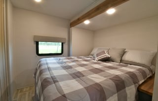 Dusty Roads-Couples Retreat-2 b ,2bath-Ins. Inc