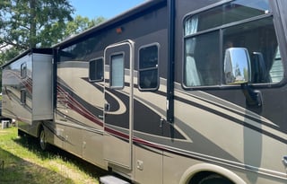 2015 Coachmen RV Encounter 36BH