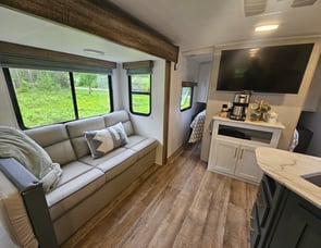 Heartland Unknown EBL 324 BH Eddie Bauer