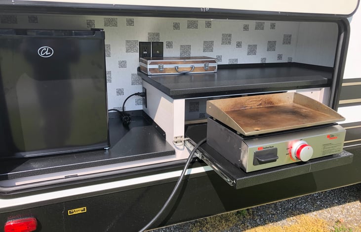 Outdoor Fridge and Griddle!