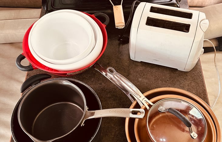 Cookware: Mixing Bowls, Pots/Pans, Heat Plate, Toaster