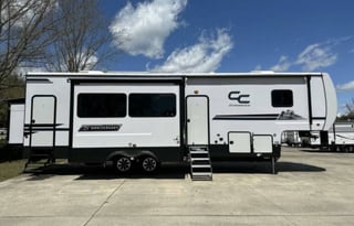 2024 Cedar Creek Bunk Room with own Bath Plus Loft