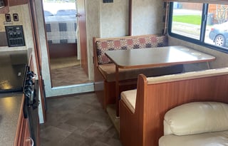 2010 Winnebago Access 31N