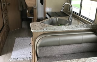 2019 Thor Motor Coach Daybreak