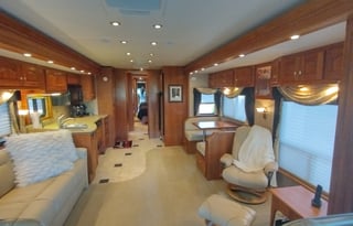 Stella - 2005 Country Coach Allure 470