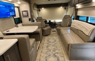 2022 Thor Motor Coach Miramar 34.6