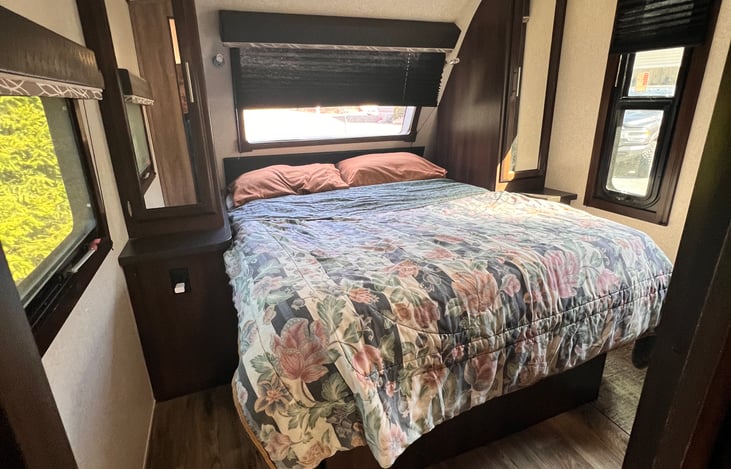 Private bedroom with a queen sized bed, a full closet, 2 side table with storage and mirrors. All bedding and blankets provided.