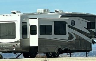 John's 38' OFF GRID SOLAR Fifth Wheel