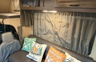 2019 Thor Motor Coach 28A Majestic