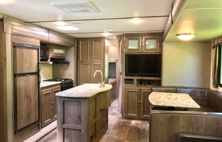 Keystone Passport 3320BH