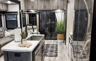 2023 - Durango Gold 5th Wheel w/Patio and Loft