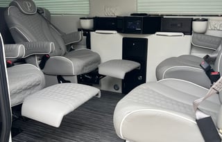 2022 Supreme Sprinter. Fully loaded. Seats 12.