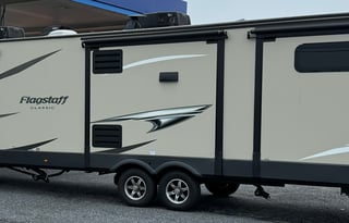 37’ bumper pull travel trailer