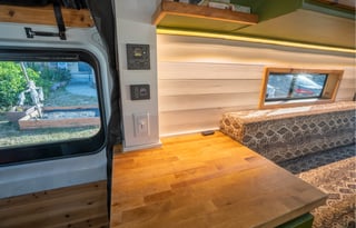 Serenity - Your Cozy Home on Wheels