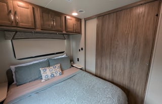 Family Getaway Ready – 2018 Jayco Greyhawk for 8