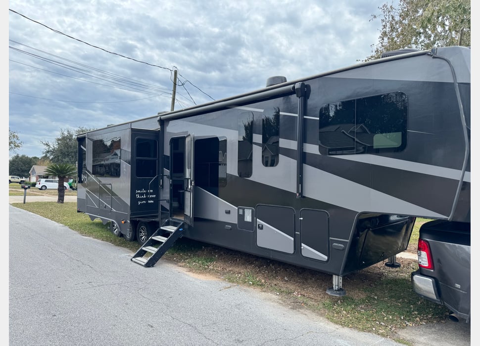 Toy Hauler rentals in Crestview