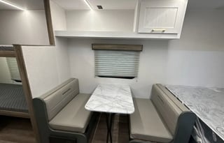 BRAND NEW 2025 Eddie Bauer 17BH-L - Sleeps 5