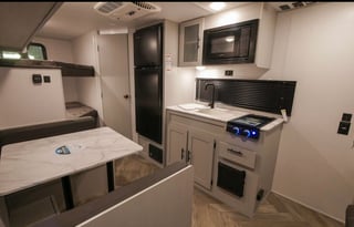 "PARADISE" 2022 Platinum Salem FSX 179DBKX