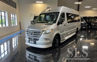 2024 Midwest Automotive Designs Daycruiser D6