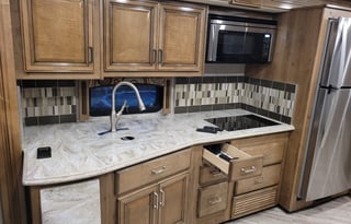 2019 Fleetwood Pace Arrow LXE 38K