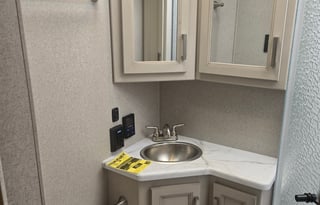 The Phoenix, 2026 Thor Motor Coach Omni TRAIL R36