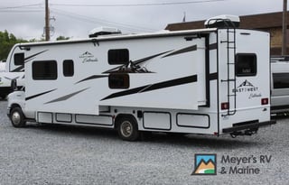 Home onWheels Harvey the RV 2024 EastTOWestEntrada