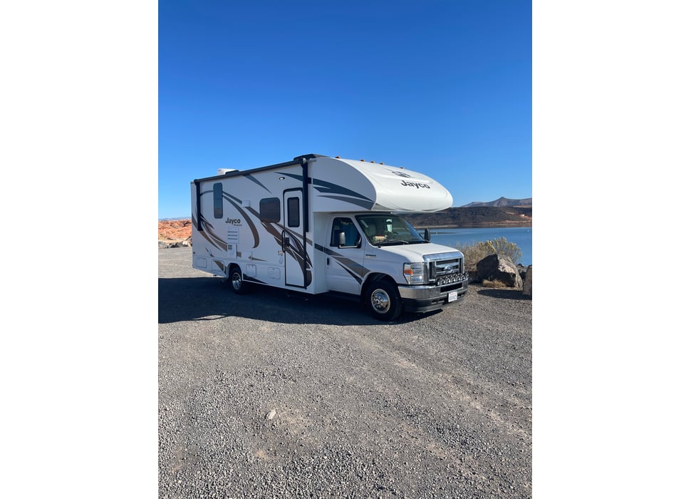 Class C Motor Home rentals in Santa Ysabel