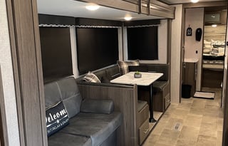 2021 Kodiak Ultra-Lite 332BHSL Huge Bunkhouse