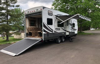 2015 Palomino Puma Unleashed 24’