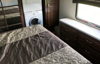 2016 Forrest river  Cardinal fifth wheel