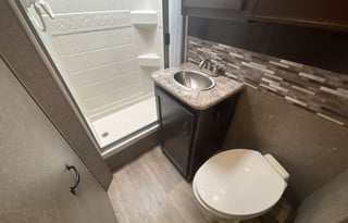 2020  Four Winds 23U $175/night